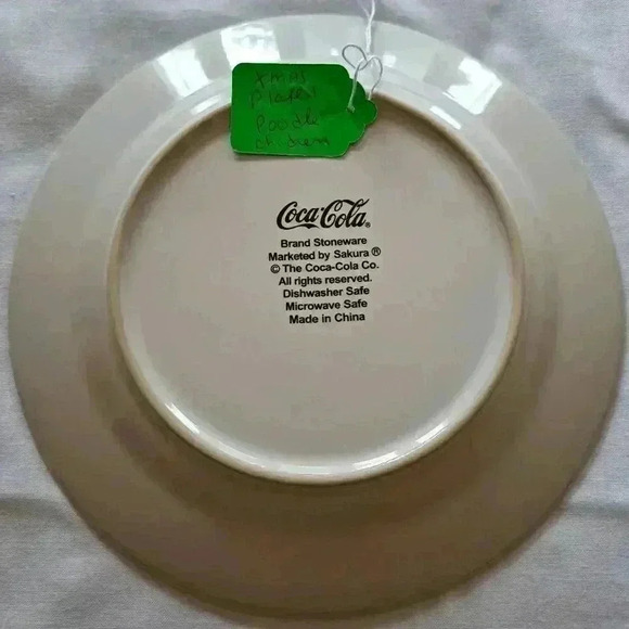Coca Cola Sakura 8" Dessert Salad Christmas Holiday Santa Poodle Vintage Plate - Picture 3 of 3